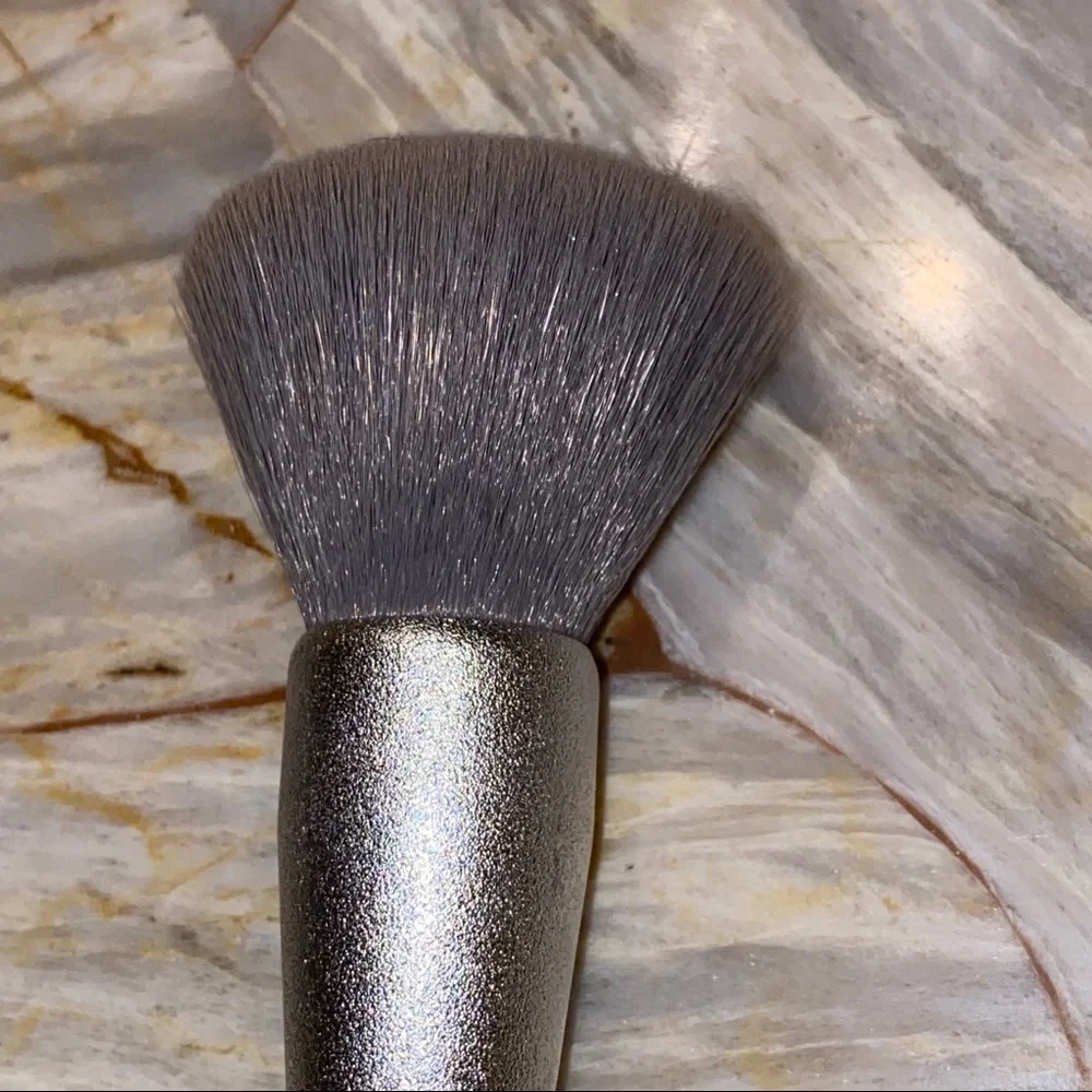 Mac 420SE Powder Brush Foundation 420 Silver‎